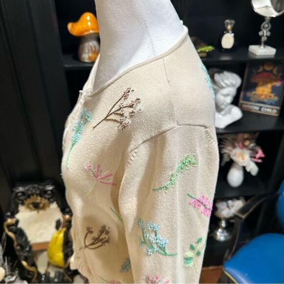 Floral Embroidered Full Zipper Cardigan Size Medium - Picture 7 of 13